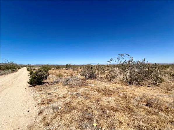 33501 165th St E Lot 29, Llano, CA 93544