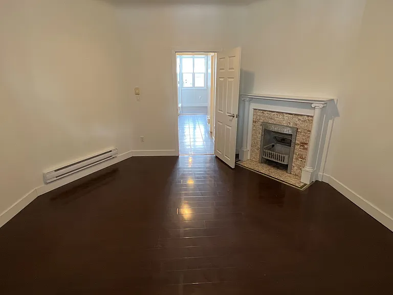 159 Montrose Ave #1 — Photo 11