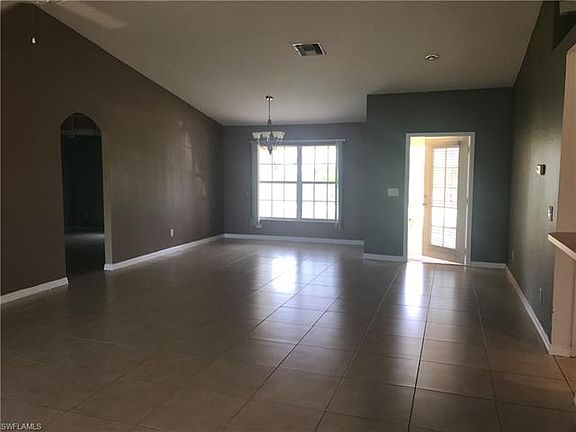 3rd image of 3822 NE 10th Ave