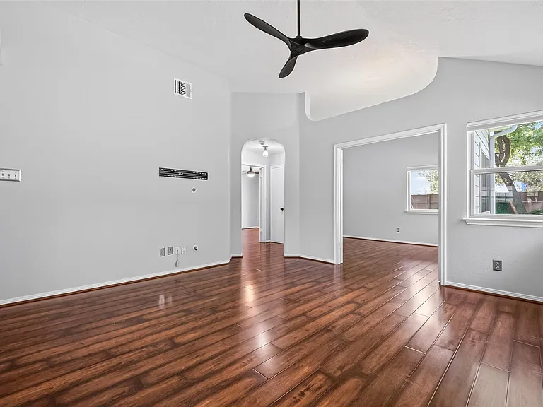 16174 Golden Sands Dr — Photo 6