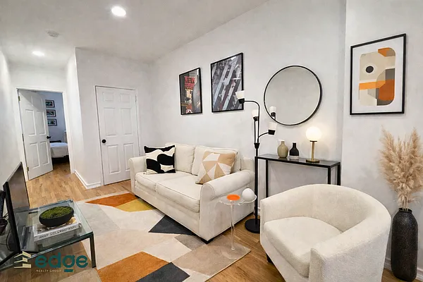 127 Montrose Avenue #3R