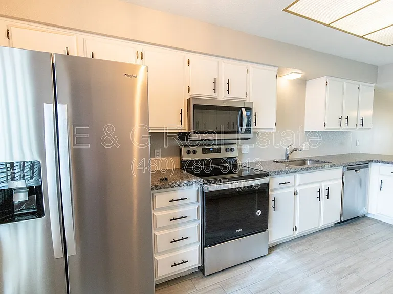 2908 E Avenida Olivos — Photo 10