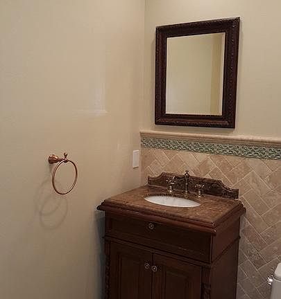 5th image of 10913 Whipple St Unit 105