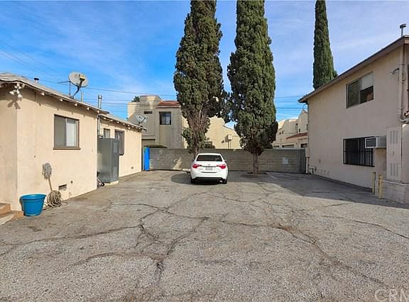4th image of 3724 Baldwin Park Blvd