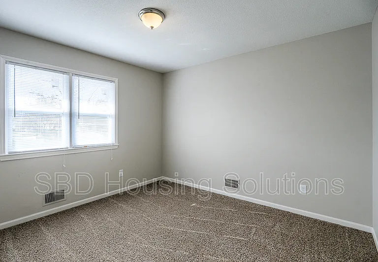 16531 E Cogan Dr — Photo 7