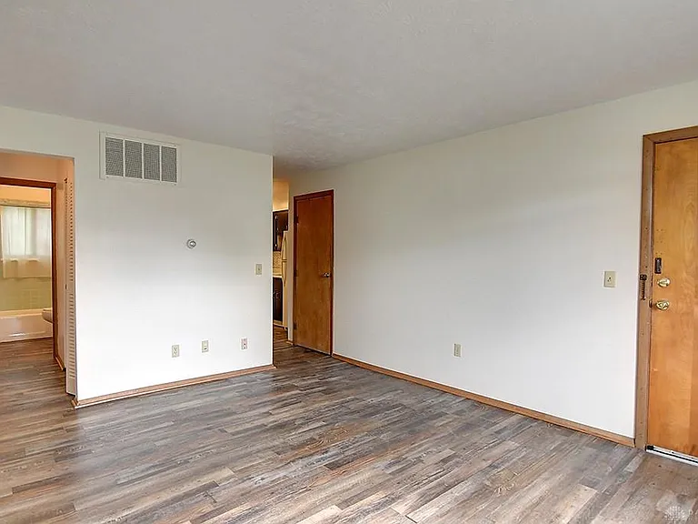 2724 Enterprise Ave #C — Photo 7