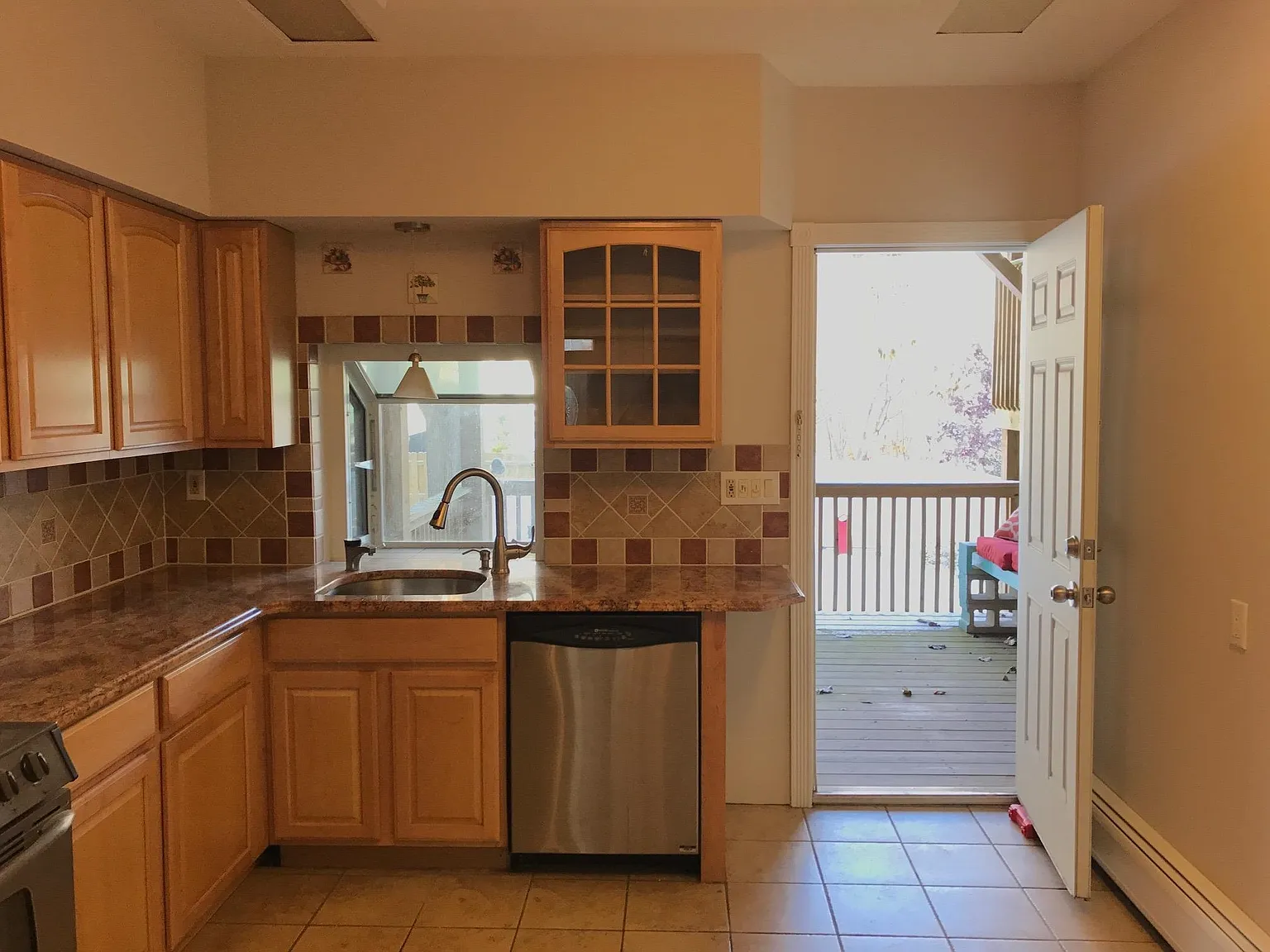 2 bed, 1.0 bath, $3,700 — Photo 3