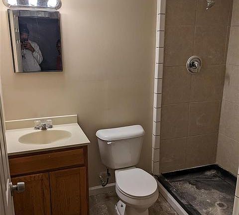 3rd image of 2825 Angelo Ave