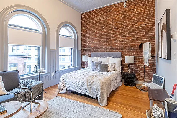 Building Photo - 143 Munroe St #4-2