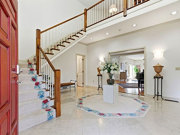 5th image of 55 Hillcrest Rd