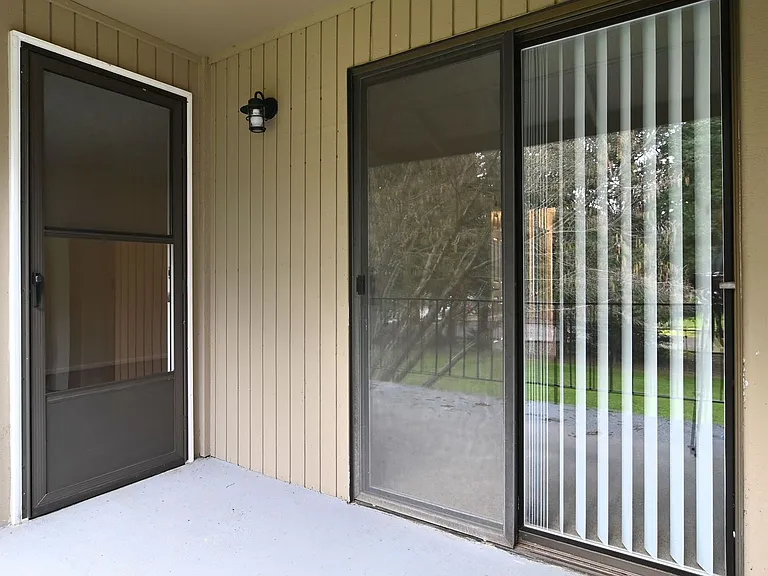Kentfield Townhomes I & II — Photo 14
