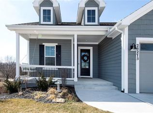 22275 W 98th Ter, Lenexa, KS 66220