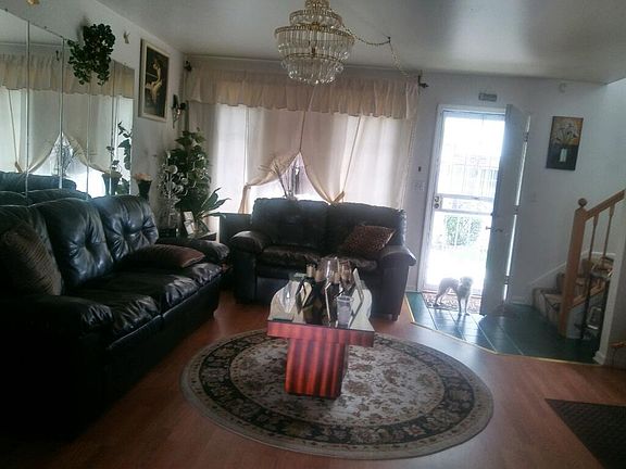 5th image of 2312 N Nagle Ave Unit 3