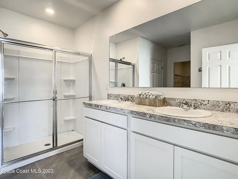 2243 Capital Dr SE — Photo 6