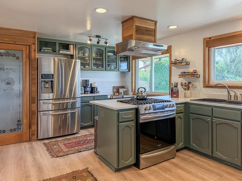 2288 Bernard Way