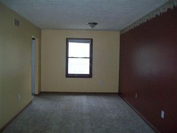 4th image of 4809 Wildwood Dr