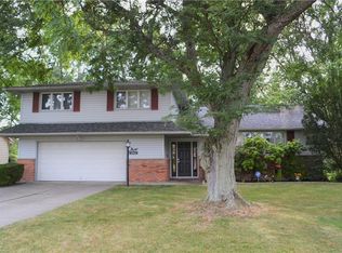 1966 Camberly Dr, Lyndhurst, OH
