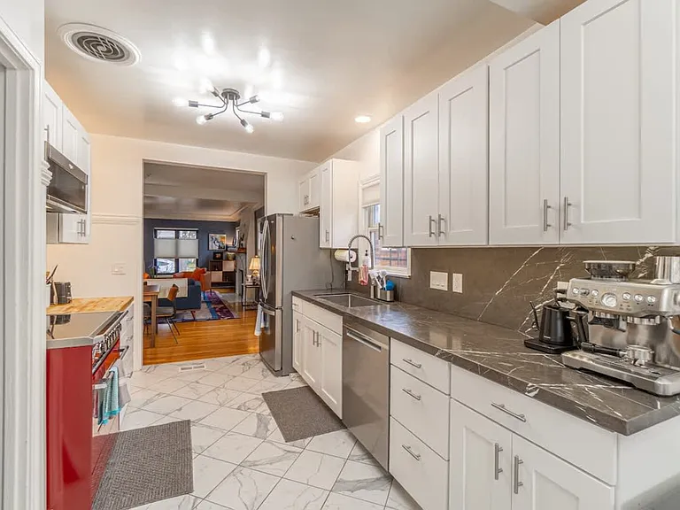 Manor Dr — Photo 15