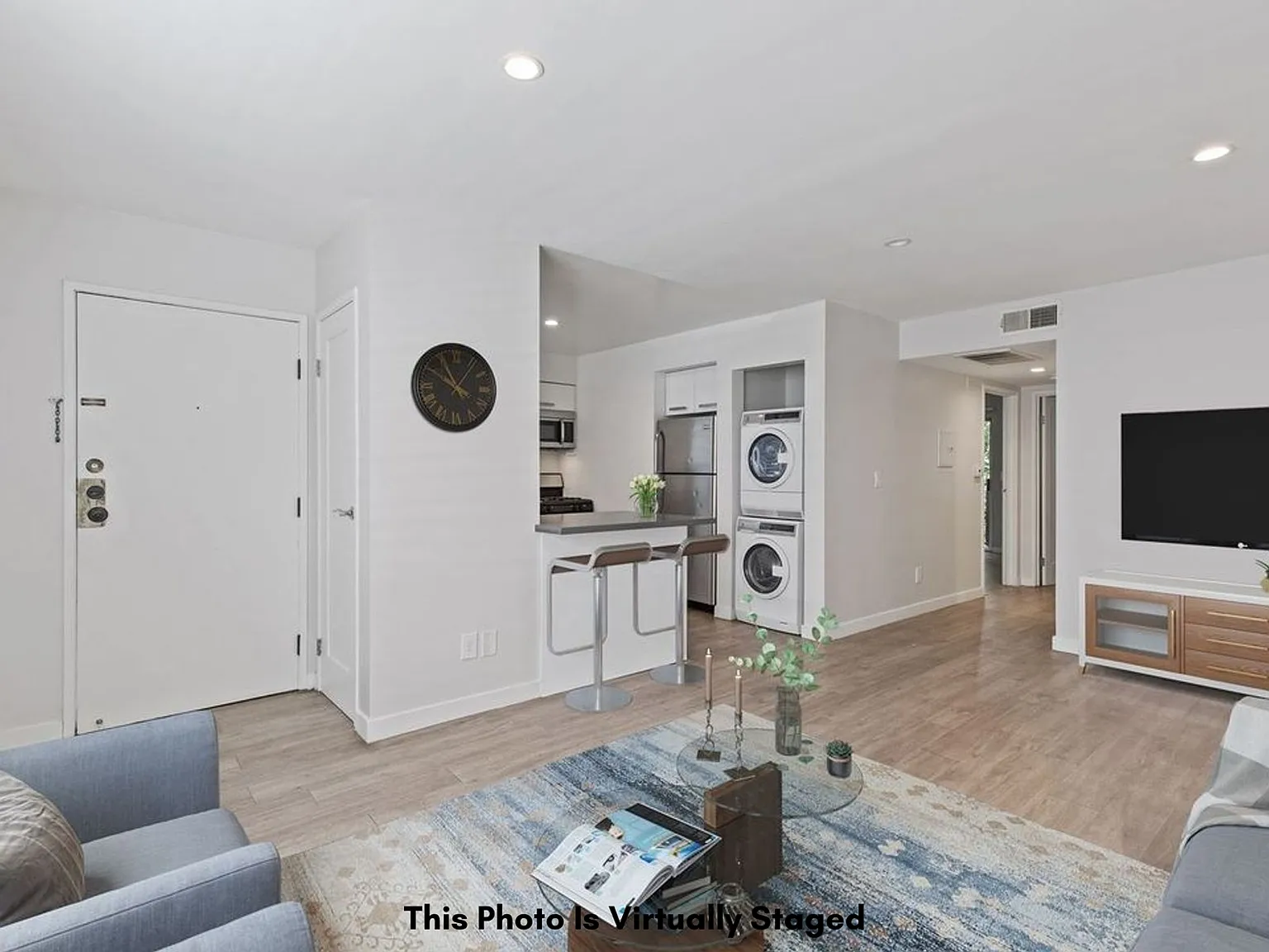 810 Crenshaw — Photo 4