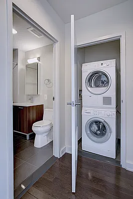 Rented by Astoria at Hallet's Cove | media 4