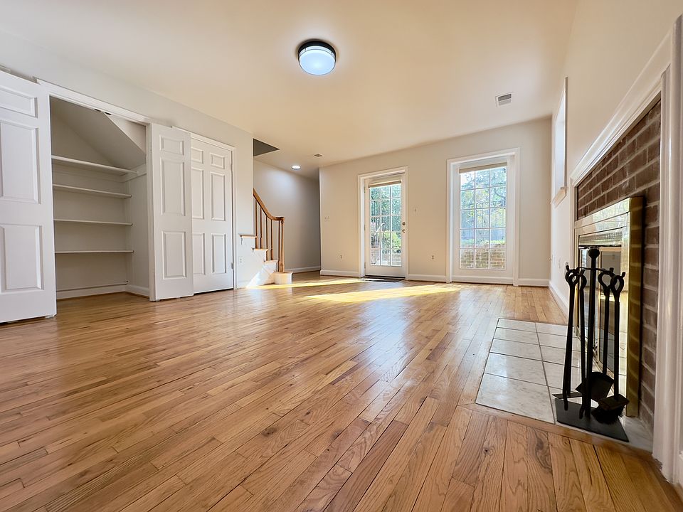 1st image of 807 S Alfred St