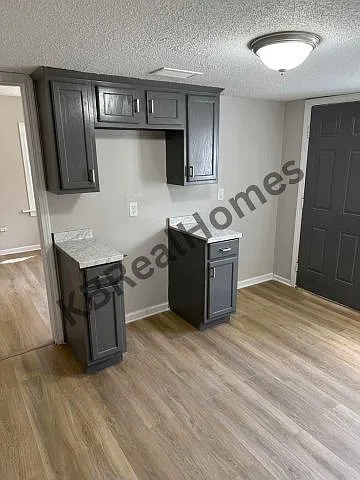 Claybrook St. 1038 - 1 — Photo 3
