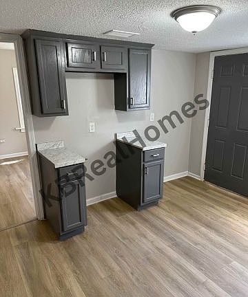 3rd image of 1038 N Claybrook St #1