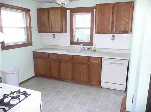2nd image of 814 S 31st St
