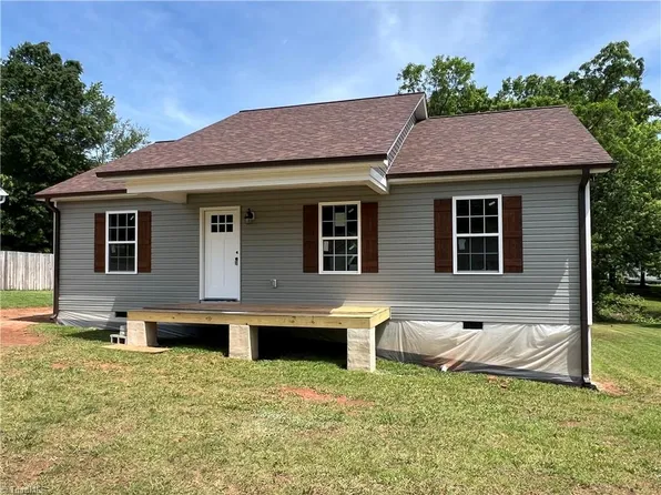 407 Ayersville Rd, Mayodan, NC 27027