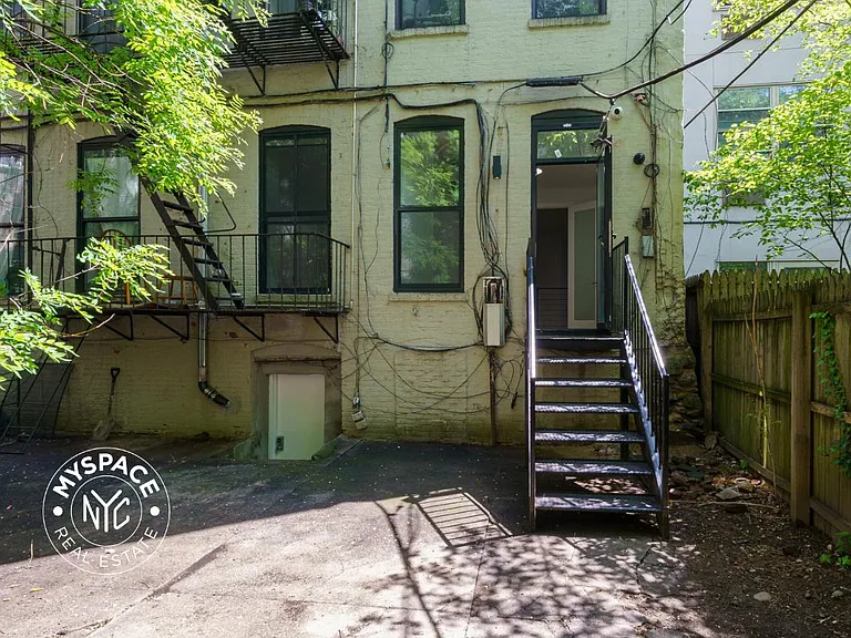 1027 Putnam Ave #1C — Photo 7