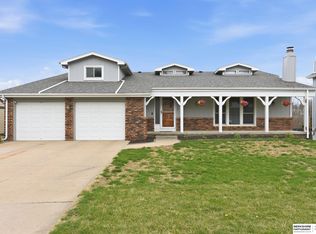 11206 Sahler St, Omaha, NE 68164