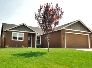2490 NE 3rd St, Redmond, OR 97756