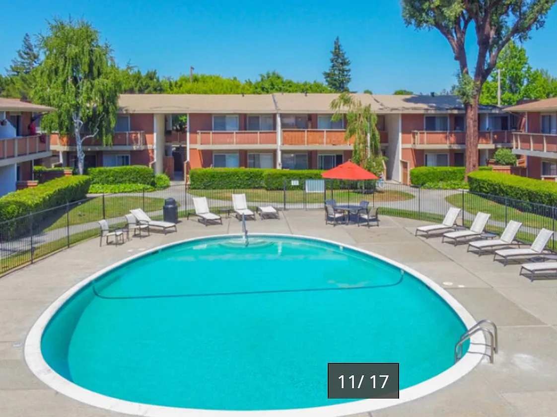 Oakridge Apartments — Photo 4