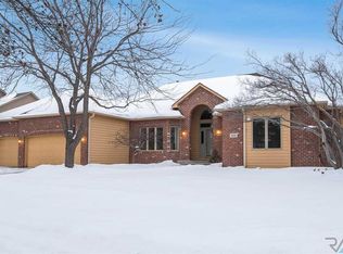 500 E Saint Andrews Dr, Sioux Falls, SD 57108