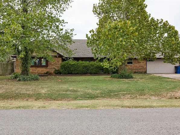 1618 Van Buren Ave NE, Piedmont, OK 73078