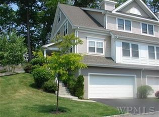 122 Underhill Ln, Peekskill, NY 10566