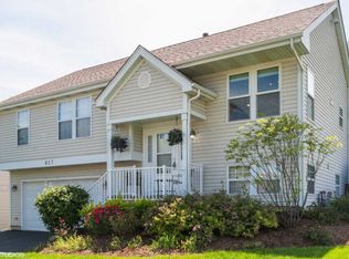 637 Bushrun Ct, Lake Zurich, IL