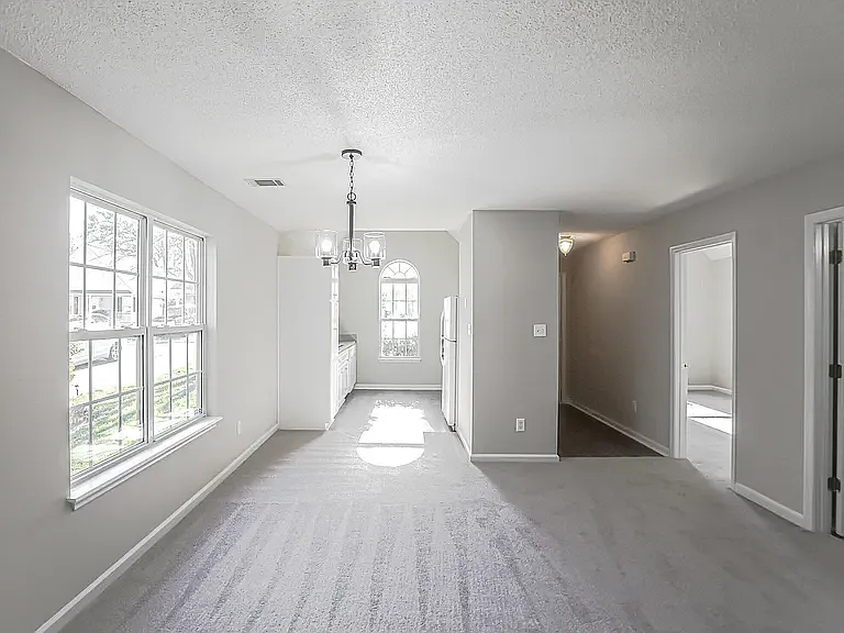 4531 Derryclare Ln — Photo 2