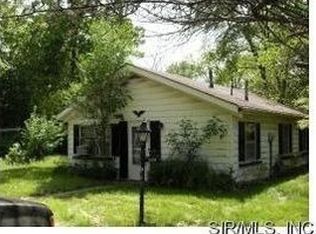 608 Bernard Dr, Belleville, IL