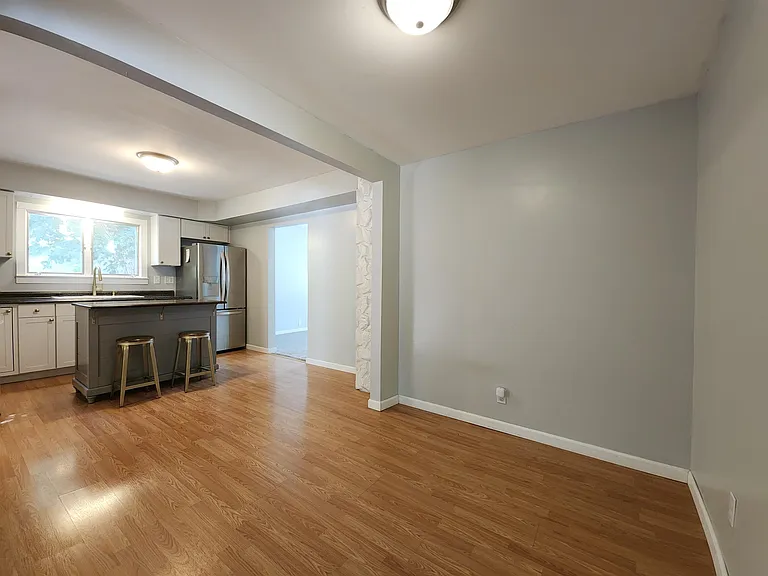 1210 W Union St — Photo 7