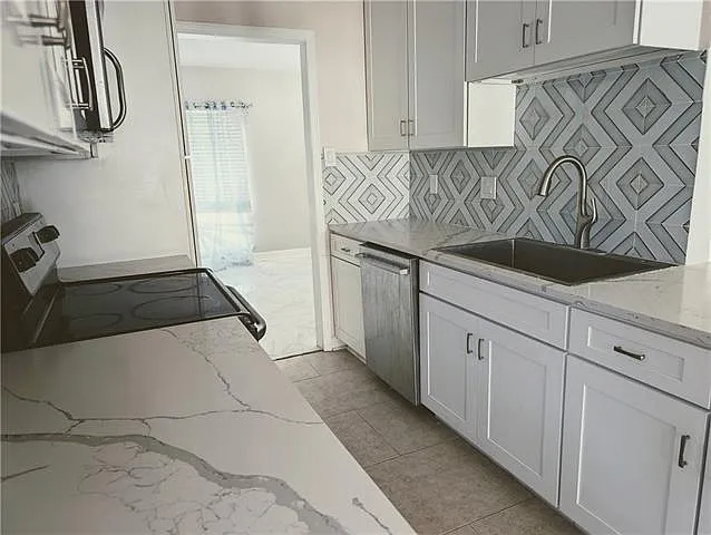2325 Yorktowne Dr — Photo 5