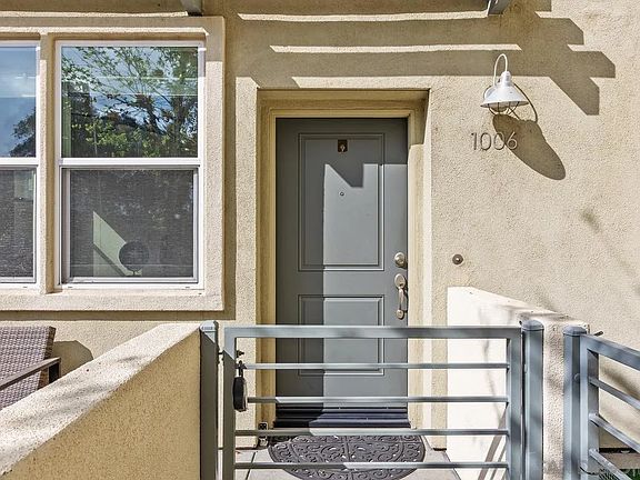 4th image of 328 Antoni Gln Unit 1006