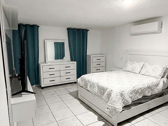 2nd image of 675 Calle Afrodita Venus Gdns #1