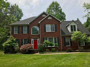 8305 Case Ridge Dr, Oak Ridge, NC 27310