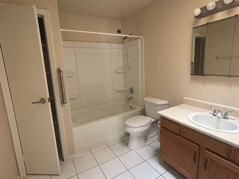 16618 E Ashbrook Dr #B — Photo 9