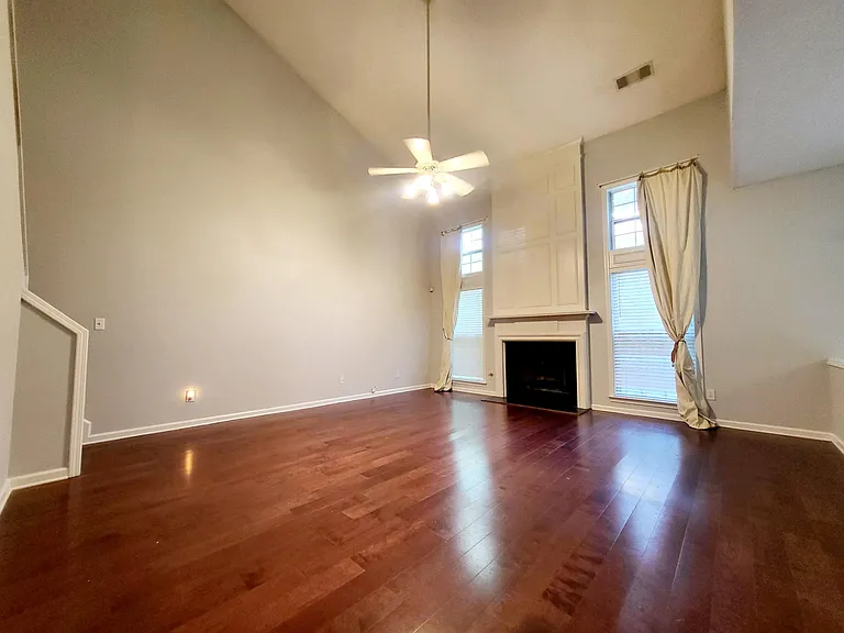 3209 Davenport Park Ln — Photo 7