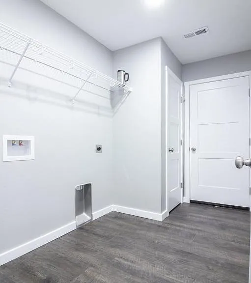 2903 E University St — Photo 3