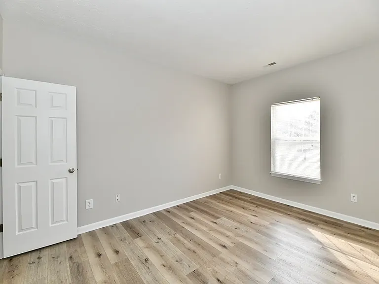 10454 Platinum Dr — Photo 4
