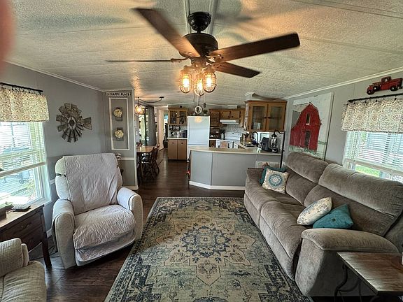5th image of 180 Lakeview Dr #180
