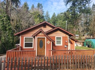 112 NE 6th St, Toledo, OR